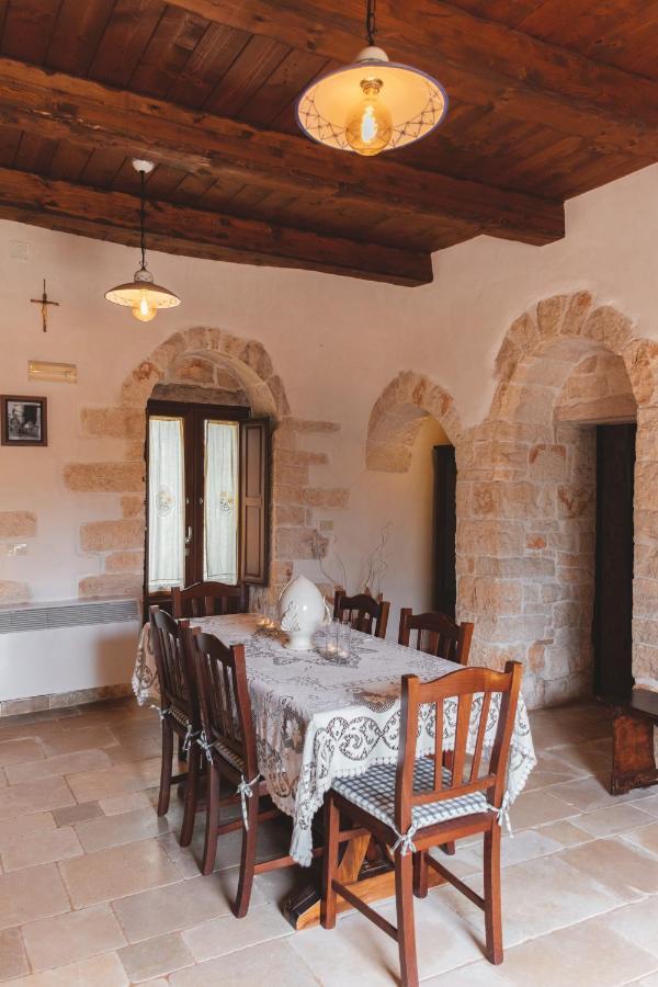 Masseria Montanaro Чистерніно Екстер'єр фото